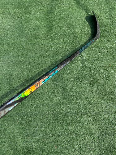 Junior Bauer Twitch Hockey Stick | RH P92