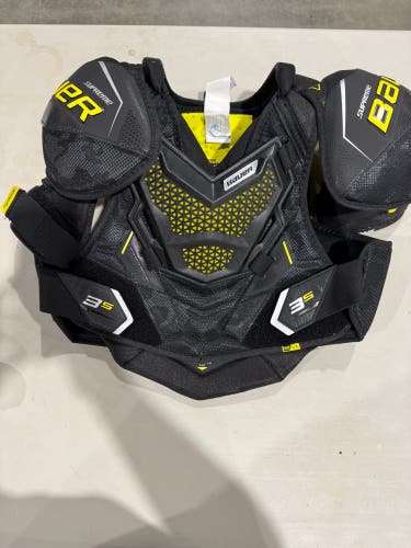 Large Intermediate Bauer Supreme 3S Shoulder Pads (Used)