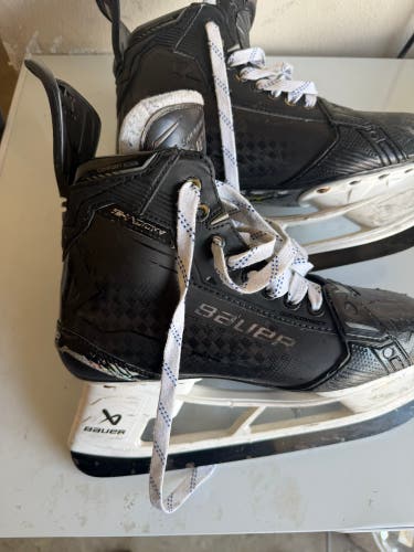 Bauer Supreme Hockey Skates Regular Width 8 (Used)