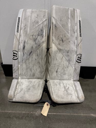 White 28" Junior Warrior Ritual G6 E+ Goalie Leg Pads (Used)
