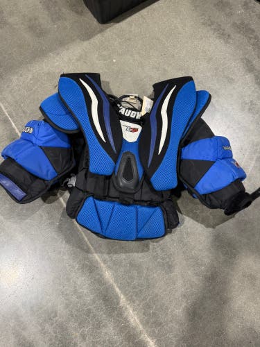 Junior Medium Vaughn Velocity V7 Goalie Chest Protector (Used)