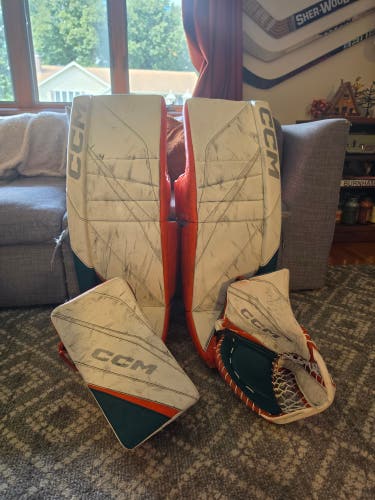 33"+2" 2024 CCM EFlex 6 Regular Goalie Full Set Pro Stock (Used)