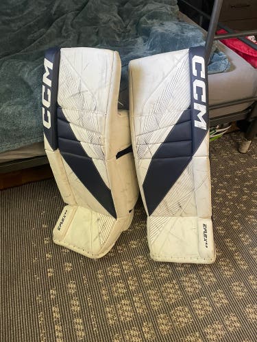 32" 2022 CCM EFlex 6.9 Goalie Leg Pads (Used)