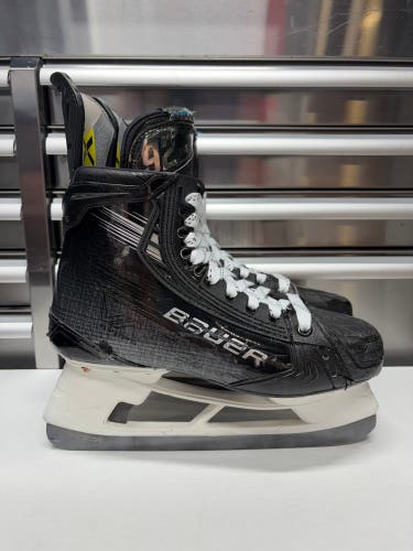 Bauer Vapor Hyperlite2 Hockey Skates Size 8 FIT 1 272mm (Used) OHL Pro Stock