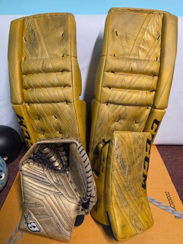 33+2 CCM Extreme Flex 4 Brian's gnetik 4 glove