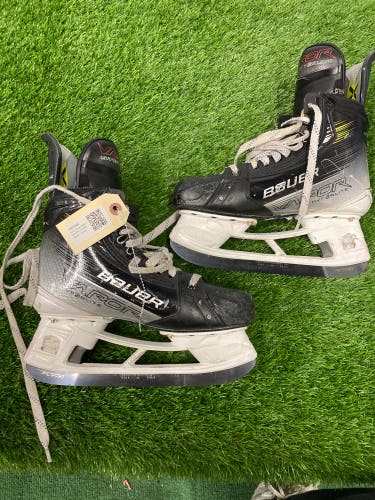Senior Bauer Vapor Hyperlite 2 Hockey Skates 7 (Used)