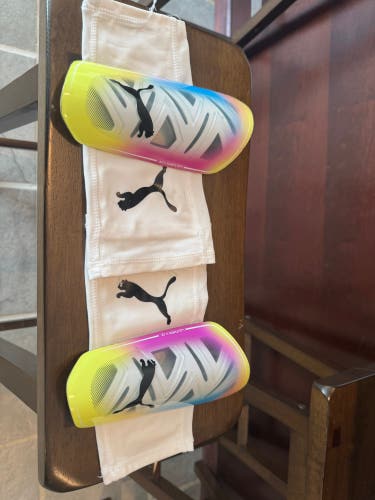 YOUTH Unisex Large Puma Shin Guards (Used)