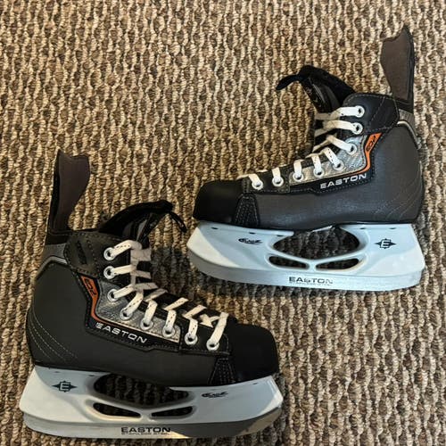 Easton Synergy EQ2 Hockey Skates Regular Width Size 3 (Used)