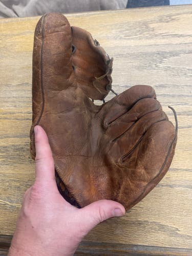 Vintage (Very Old) RH Infield Baseball Glove (Used)