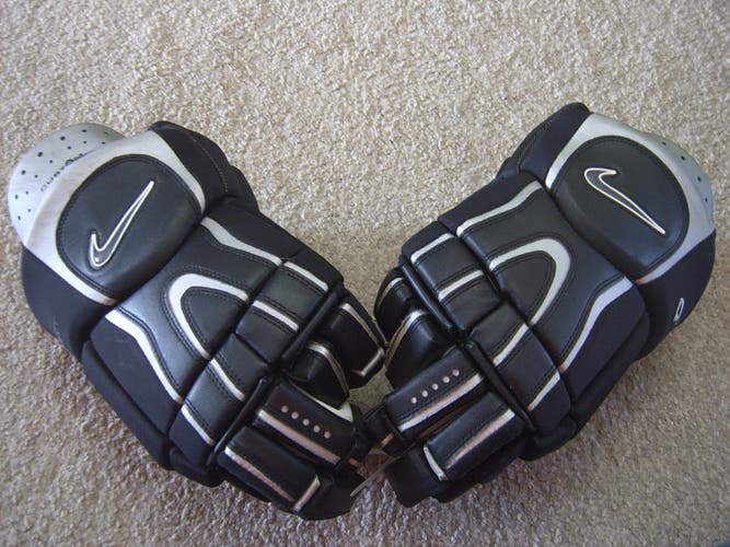 Excellent Condition Nike Quest 1 Senior Hockey Gloves 13.5" Black/White