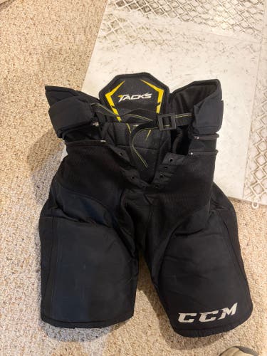 Men's Junior Medium CCM Tacks Hockey Pants