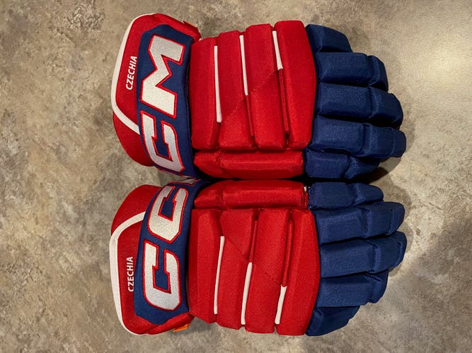 CCM 4P3c Gloves 15" Pro Stock (New)