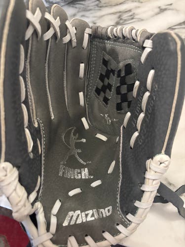 2018 Mizuno Finch LH Softball Glove 11" (Used)