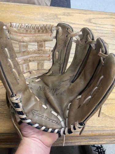 Easton Natural Youth Series NATY2000 RH Infield Baseball Glove 12" (Used)