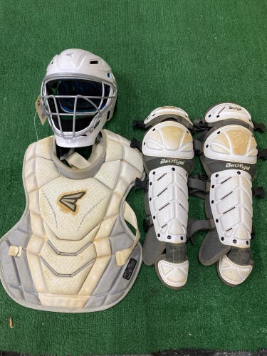 Youth Easton Mixed 9-12 Catcher's Set