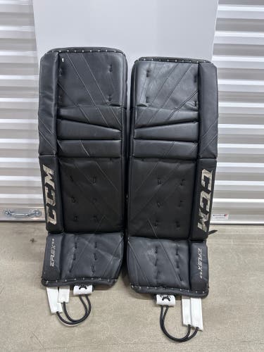 31" CCM Extreme Flex 5.9 Goalie Leg Pads (Used)