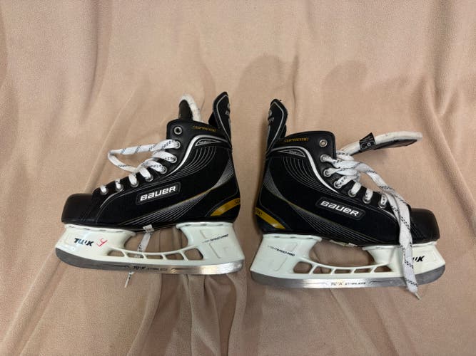 Bauer Supreme Hockey Skates Regular Width Size 5 (Used)