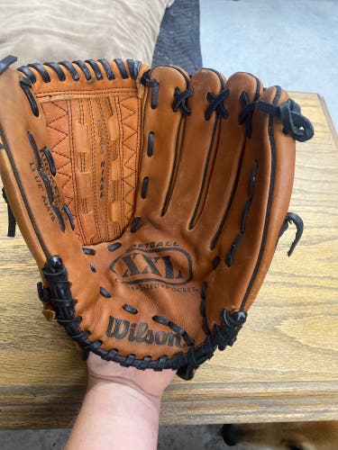Wilson XXL RH Outfield Softball Glove 13.5" (Used)