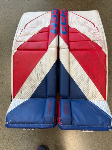 31" CCM Extreme Flex E6.9 Goalie Leg Pads (Used)