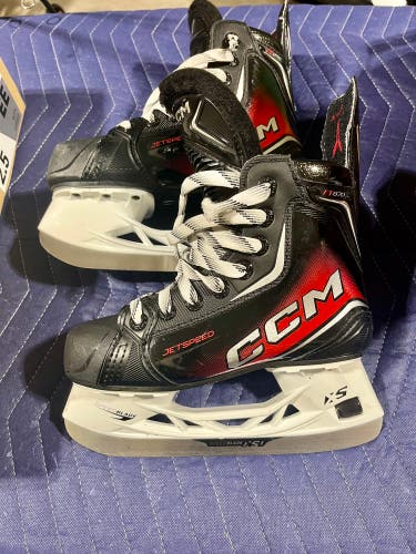 CCM JetSpeed FT870 - Junior Hockey Skates