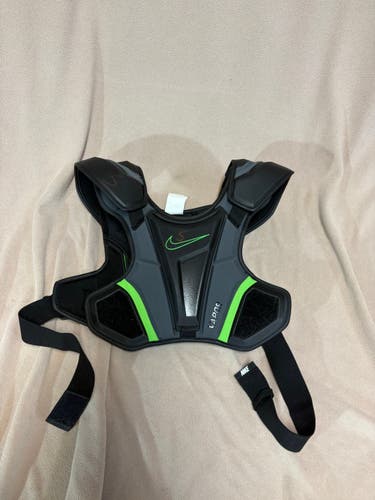 Medium Adult Nike Vapor 2.0 Shoulder Pads (Used)