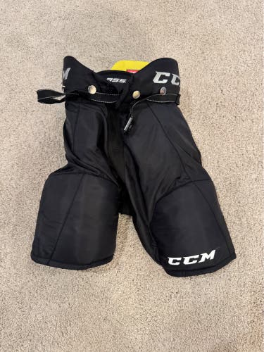 Junior Medium CCM HP9550 Hockey Pants (Used)