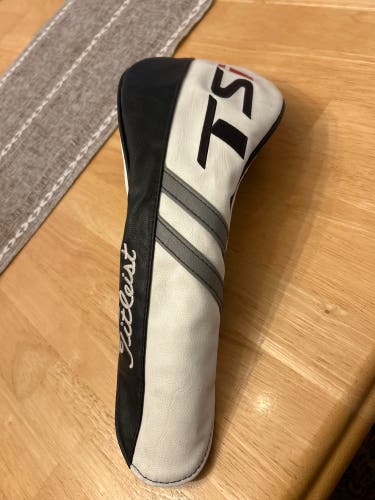Titleist Driver Head Cover (Used)