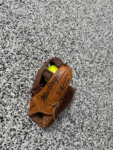 1980 MacGregor Prep Series Infield Baseball Glove 10.5" (Used)