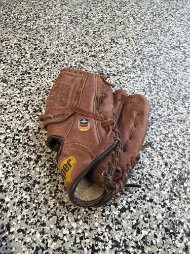 1980 Infield Baseball Glove 11" (Used)