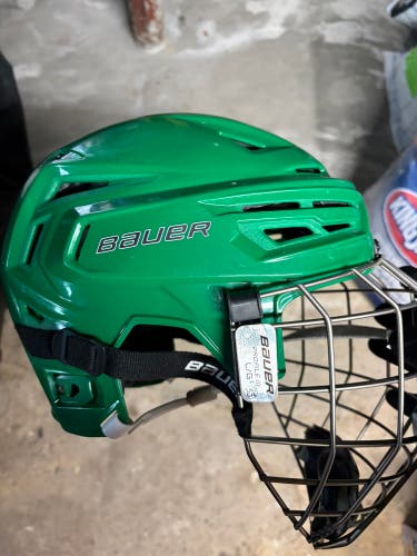 Large Bauer Re-Akt 155 Helmet (Used)