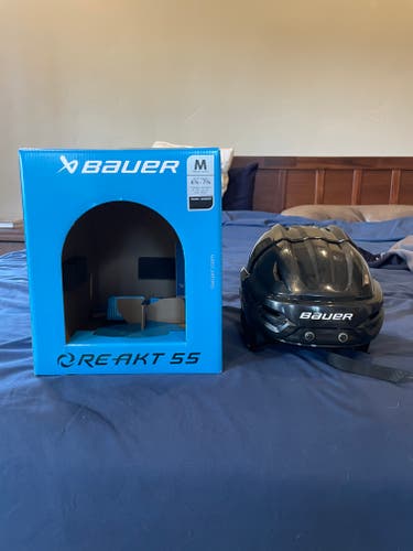 Medium Bauer Re-Akt 55 Helmet (Used)