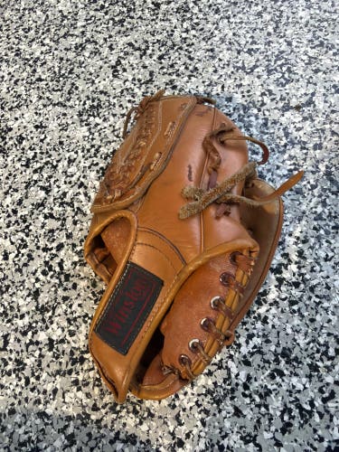Unbranded RH Infield Baseball Glove 10" (Used)