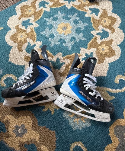 Blue 2025 Bauer Vapor Flylite Hockey Skates 7 (Used)