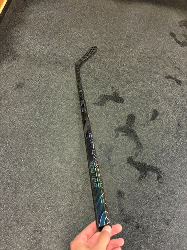 Senior Bauer Flylite with a Black Tracer Wrap Custom Right Handed Hockey Stick P92 77 Flex (New)