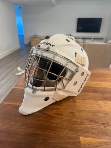 Senior Medium 2023 Bauer 950 Goalie Mask (Used)