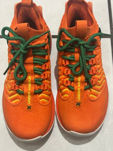 Orange Men's Size M 6.5 (W 7.5) Adult Under Armour Harper 9 Low Top Turf Cleats (New)