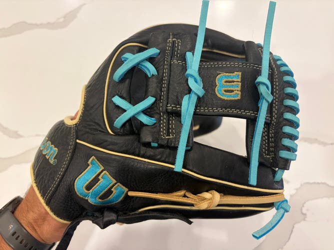 Wilson A1000 DP15 RH Baseball Glove 11.5" (Used)