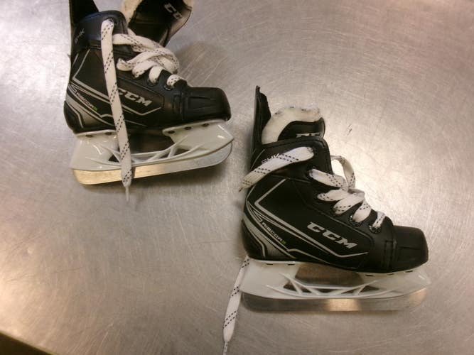Used CCM RIBCOR Youth Hockey Skate Youth 09.0 11339-S000206922