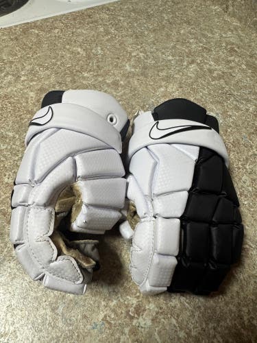 SR SM Nike Vapor select Lacrosse Gloves (Used) senior adult small lax player white black