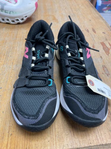 New Balance Minimus Size 8 Black Training Shoes