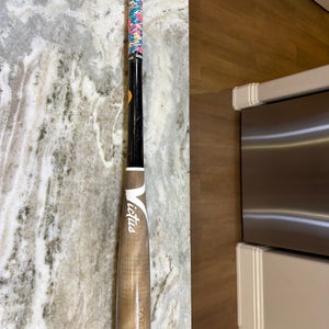 Victus Tatis Birch Bat (-7) 22 oz 29" (Used)