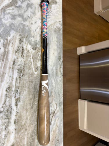 Victus Tatis Birch Bat (-7) 22 oz 29" (Used)