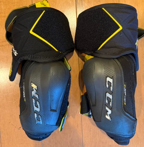 Senior Extra Large CCM Tacks 7092 Elbow Pads (Used)
