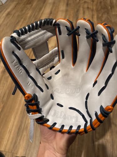 2024 Wilson Infield A2000 1786SS Baseball Glove 11.5" (Used)