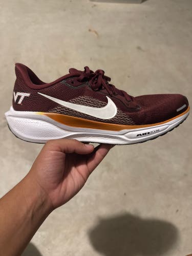 Unisex Size M 9.5 (W 10.5) Adult Nike Pegasus 40 Shoes (Used)