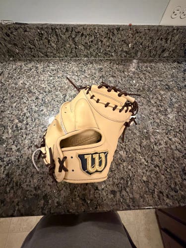 2025 Wilson Staff RH Catcher's Baseball Glove 33" (New)