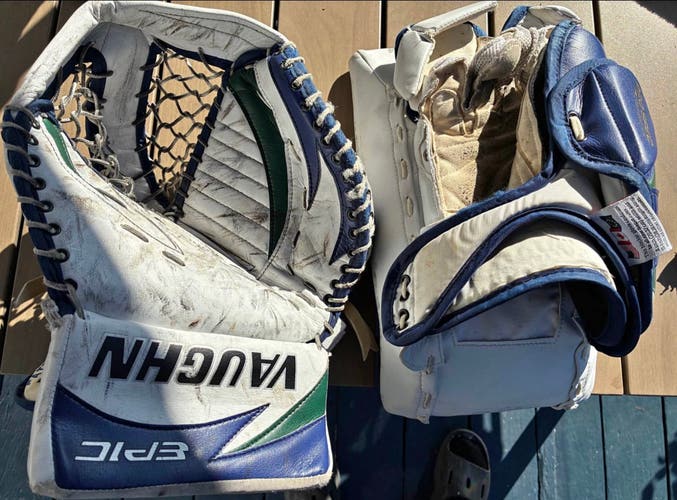 Vaughn Epic 8800 Goalie Glove and Blocker (Senior)
