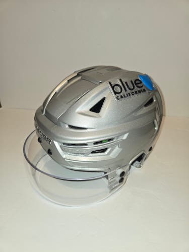 Rare LA KINGS Silver Medium Bauer Re-Akt 155 Helmet (Used)