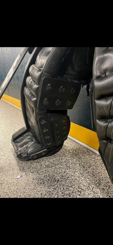 Goalie Sliders Senior - Black