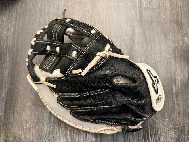 Mizuno Franchise RH Catcher's Softball Glove 34" (Used)